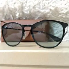 美品 ケース付属 Ray-Ban RB3536 ERIKA 002/Q5 黒