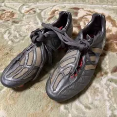 adidas プレデターマニア26.5cmサッカースパイク シルバーのサムネイル
