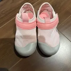 adidas ピンク　17センチ