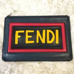 ✨美品✨FENDI フェンディ クラッチバッグ レザー デカロゴ ネイビー