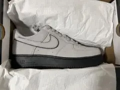 NIKE AIR FORCE 1 ＇07 LV8　HQ1966-001 グレー