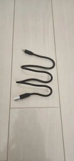 黒 USB-A to micro USB 充電ケーブル