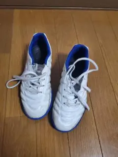 サッカー用スパイクシューズ 白/青 ミズノ　サッカースパイク　レピュラ