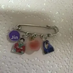 【BTS】アクリルbroach♡JINのサムネイル