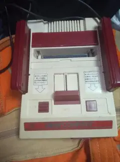 Nintendo ファミリーファミコン 本体 赤白中古訳あり