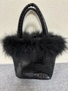 the Origins ファー付き黒ハンドバッグ