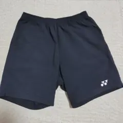 【美品】YONEX　ハーフパンツ　ベリークール素材　ブラック　メンズMのサムネイル