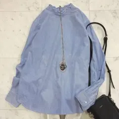 スタンドフリルブラウス