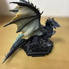 モンハン　アルバトリオン　スタンドフィギュア