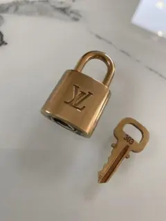 ヴィトン⭐︎南京錠③