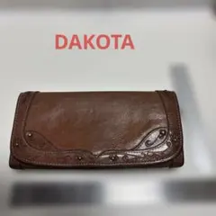 ダコタ　DAKOTA ブラウンレザー二つ折り財布 装飾付き