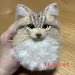 羊毛フェルト 茶白長毛猫さんのブローチ ハンドメイド 猫 羊毛フェルト猫のサムネイル