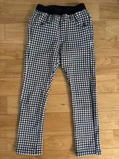 黒と白のチェック柄長ズボン