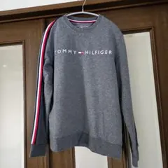 TOMMY HILFIGER トレーナー　長袖Tシャツ