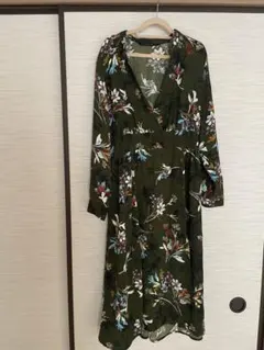 【ZARA BASIC】花柄 カシュクール　midiワンピース カーキ Mサイズ