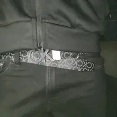 ジーンズ(デニムパンツ) - スリムシルエットブラックジーンズ