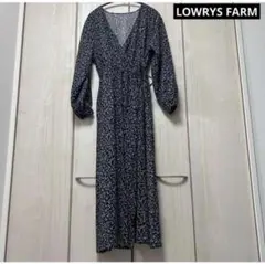 LOWRYS FARM ブラック　フリーサイズ　小花柄　ロングラップワンピース