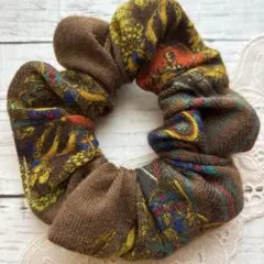 《ちーちゃん様専用》初売りSALE！ ハンドメイドシュシュ ニットのスカーフ柄