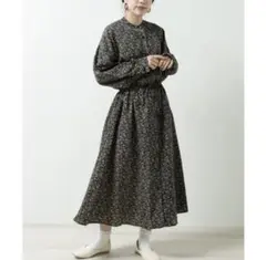 Ray Cassin 小花柄スタンドカラーワンピース