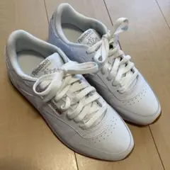 新品　リーボック　スニーカー