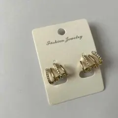 ゴールドピアス プレゼントにも♪
