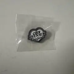 treasureカプセルトイ　FC限定ピンバッジ　ヒョンソク