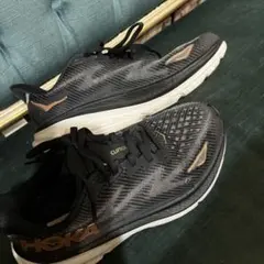 hoka 黒22.5