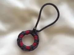 ハンドメイド　パラコード　キーホルダー　レッド　グレー　ストラップ　丸