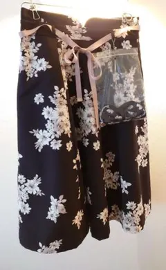 【タグ付き】ミッシュマッシュ　膝丈花柄スカート　ブラック　Sサイズ