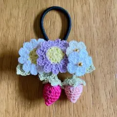 ☆いちごとマーガレットのヘアゴム*ハンドメイド*レース編み*94-3*