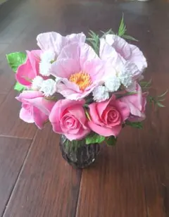 可愛いピンクのポピーと薔薇のクレイフラワー花瓶付き 樹脂粘土のサムネイル