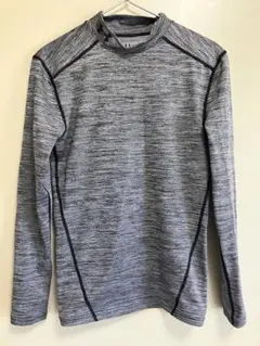 Under Armour グレー 長袖アンダーシャツ