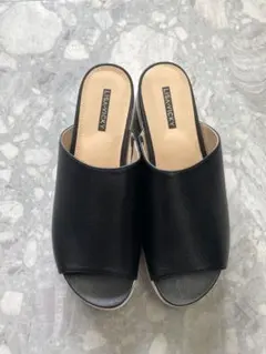 新品未使用 LISA VICKY ブラック フラットスリッパ サンダル