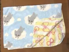 70×95センチ　ブランケット　猫　リボン　ファンシー　ポリエステル100%のサムネイル