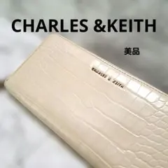 ✨️美品✨️Charles&Keith チャールズアンドキース 財布 アイボリー