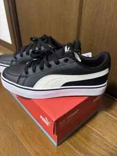 新品 PUMA プーマ Vコートバルク 黒白、男女、入学式卒業式スポーツ修学旅行のサムネイル