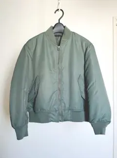 ボマージャケット　　　　　　　　　UNIQLO MA-1 レディース