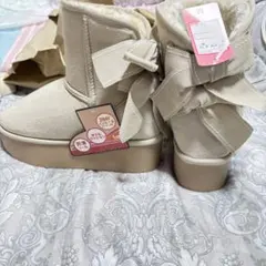 新品未使用 Mサイズ リボン付き厚底ムートンブーツ