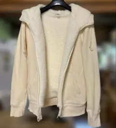 淡いピンクフード付きボアジャケット