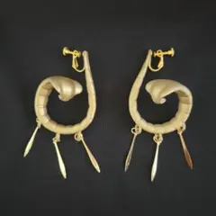 ツイステッドワンダーランド　カリム・アルアジーム調イヤリング