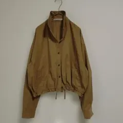 KBF　シャツジャケット　サイズ One カーキ　ブルゾン　美品のサムネイル