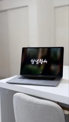 MacBook Pro 16インチ2019 / i9 / 16GB / 1TB