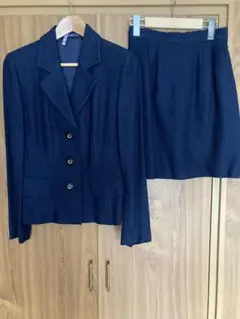 ☆クリーニング済み　ネイビー スーツ☆