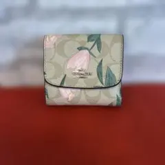 COACH 三つ折り財布 花柄 シグネチャーのサムネイル