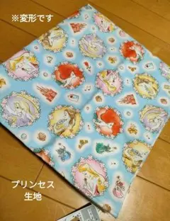 コッカ　ディズニープリンセス 生地　コットン　水色　はぎれ