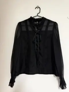 お値下げ美品 HIYOSHIYA 薄手のブラウス フリル、リボン、レース 