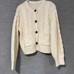 GU Mサイズ　アイボリー ケーブルニットカーディガン　丈短