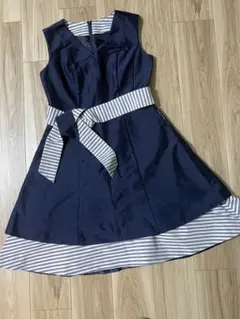 ワンピースネイビー✖️ストラップ　ワンピース