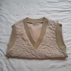 ZARA ベージュ Vネック キルティングベスト