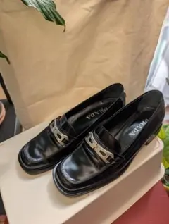 PRADA ブラックローファー